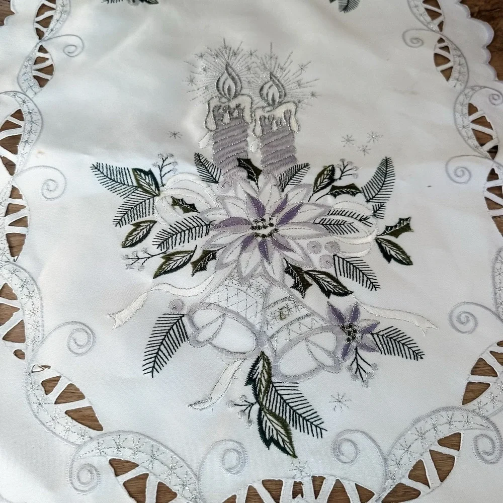 VTG Oval Table Piece Runner Cutwork‎ Embroidery Christmas Poinsettia 34x15 White
